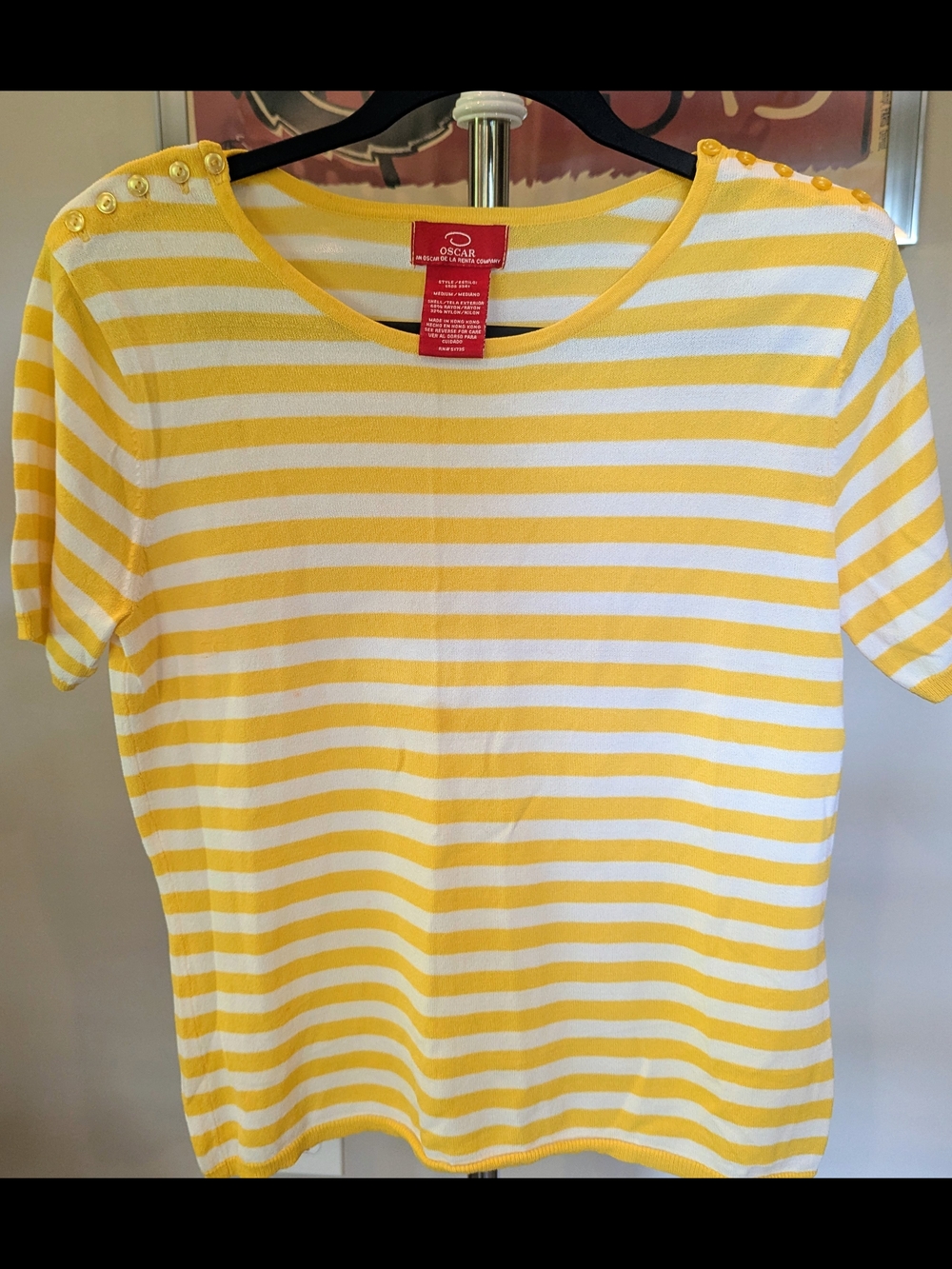 $23 Vintage Oscar de la Renta Striped Knit Top Gold Shoulder Button Size M EUC